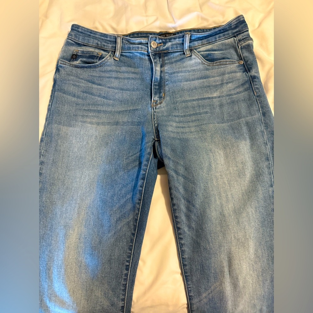 Judy Blue Jeans Size 13/31 Light Wash Boyfriend Jeans with raw hem, mid-rise